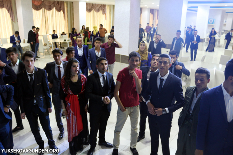 Yüksekova Mesleki ve Teknik Anadolu Lisesi'nin mezuniyet gecesi 80