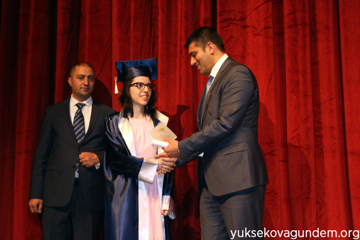 Yüksekova'da resim sergisi ve mezuniyet töreni 13