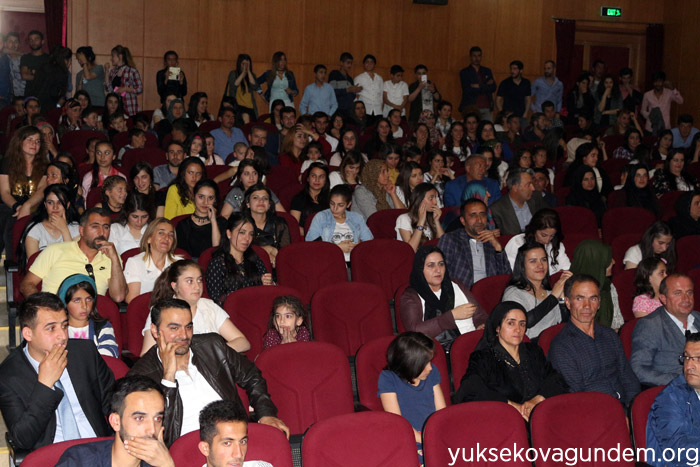 Yüksekova'da resim sergisi ve mezuniyet töreni 7