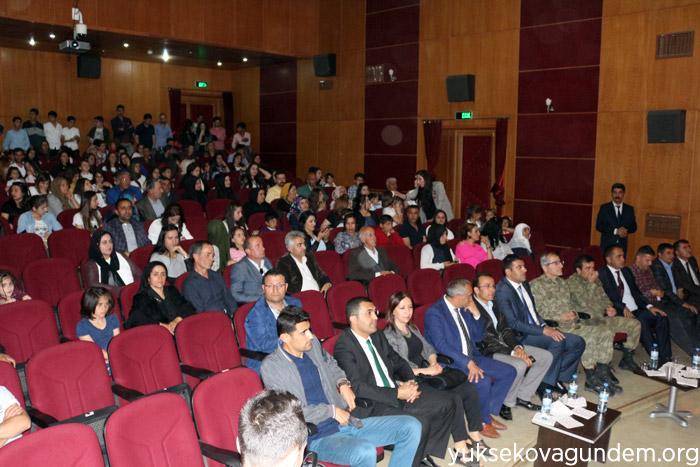 Yüksekova'da resim sergisi ve mezuniyet töreni 8