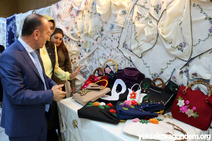 Yüksekova'da Yılsonu Sergisi 23