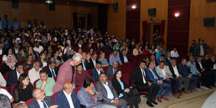 Yüksekova'da Yılsonu Sergisi