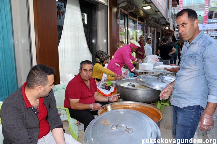 VEDAŞ Yüksekova'da iftar yemeği verdi 1