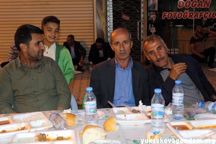 VEDAŞ Yüksekova'da iftar yemeği verdi 11