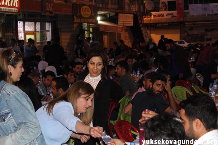 VEDAŞ Yüksekova'da iftar yemeği verdi 13