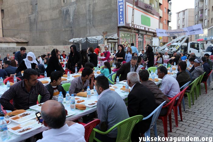VEDAŞ Yüksekova'da iftar yemeği verdi 2
