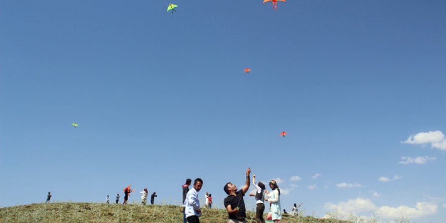 Yüksekova'da Uçurtma Şenliği