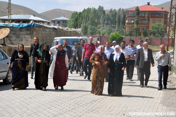 Kurtdiş ailesinin mutlu günü 33