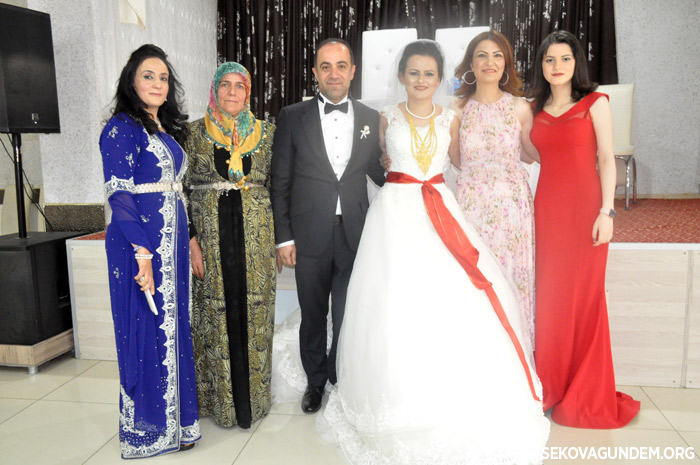 Kurtdiş ailesinin mutlu günü 38