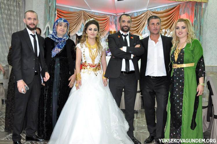 Aka Ailesinin Mutlu Günü 100