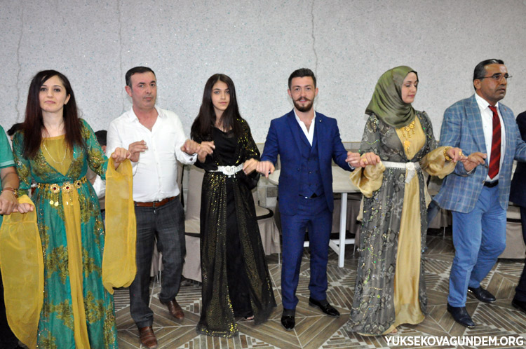 Aka Ailesinin Mutlu Günü 114