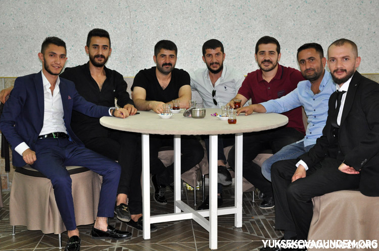 Aka Ailesinin Mutlu Günü 120