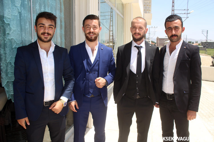 Aka Ailesinin Mutlu Günü 129