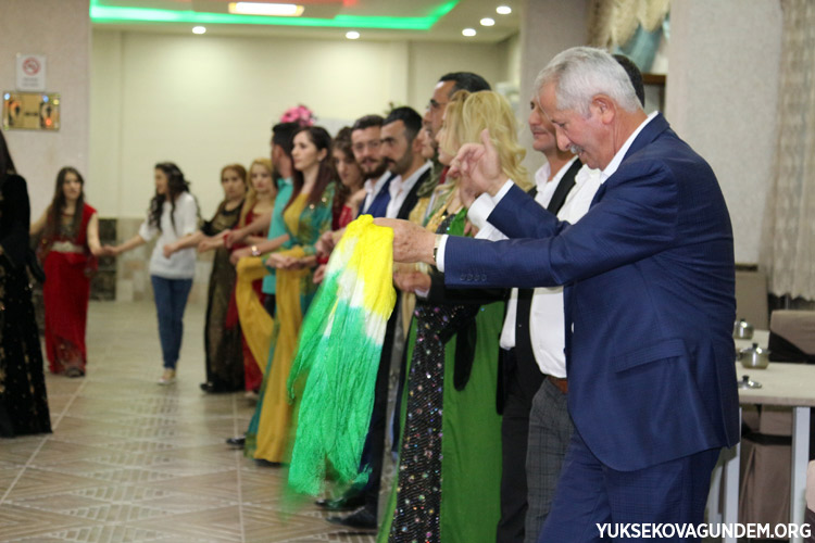 Aka Ailesinin Mutlu Günü 16
