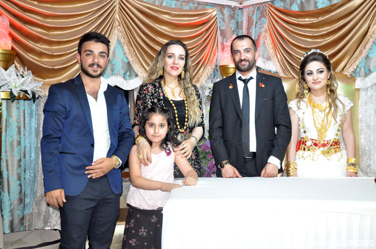 Aka Ailesinin Mutlu Günü 161
