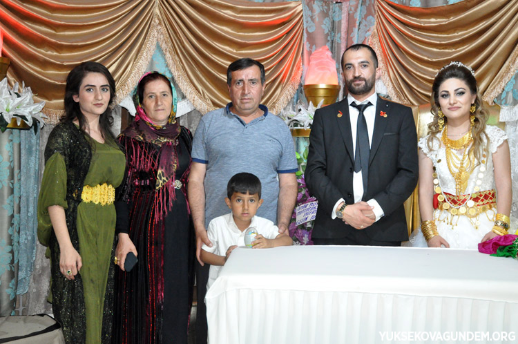 Aka Ailesinin Mutlu Günü 229