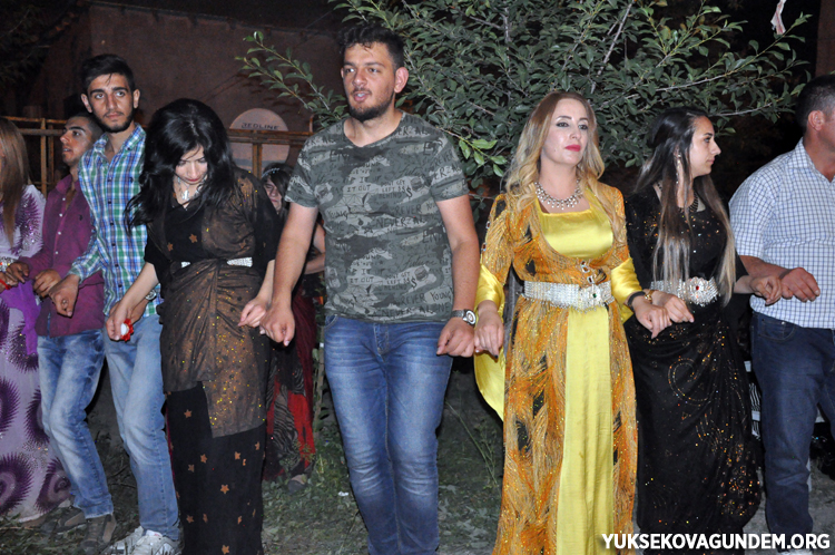 Çiftçi ailesinin mutlu günü 107