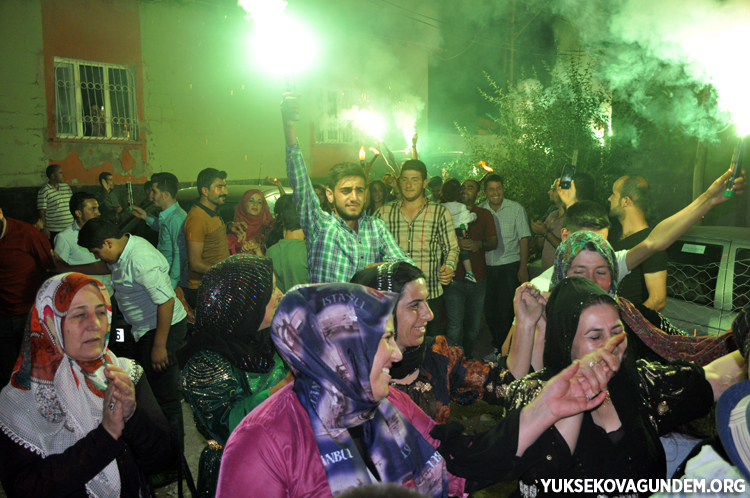 Çiftçi ailesinin mutlu günü 109