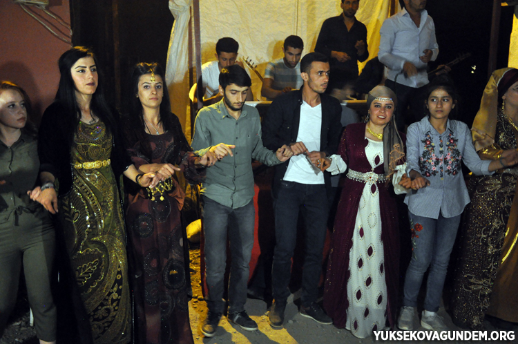 Çiftçi ailesinin mutlu günü 110