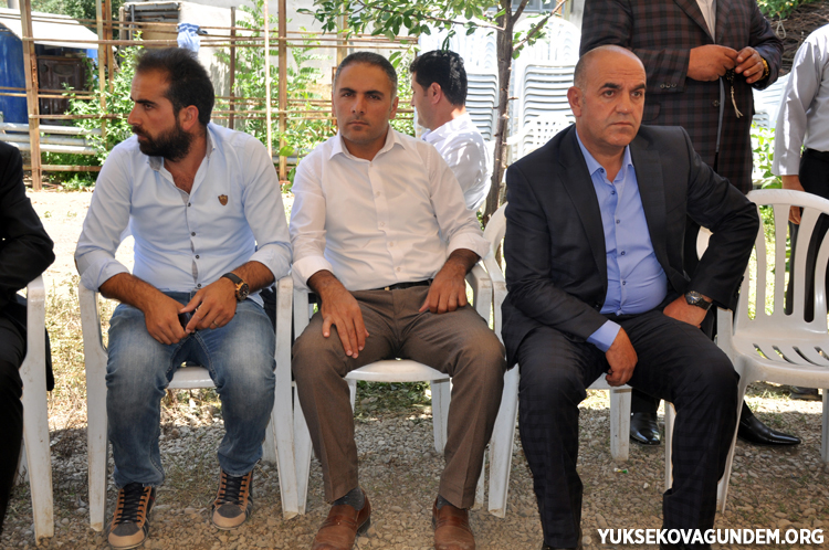 Çiftçi ailesinin mutlu günü 124