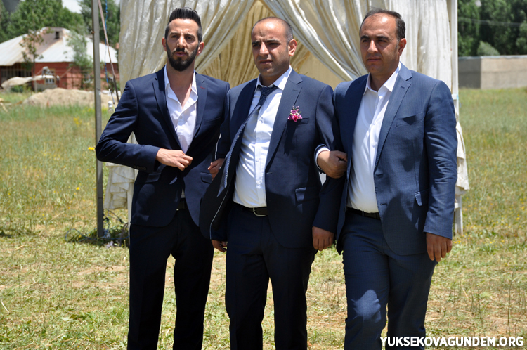 Çiftçi ailesinin mutlu günü 130
