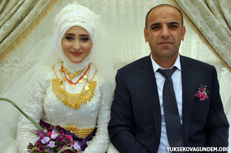 Çiftçi ailesinin mutlu günü 144