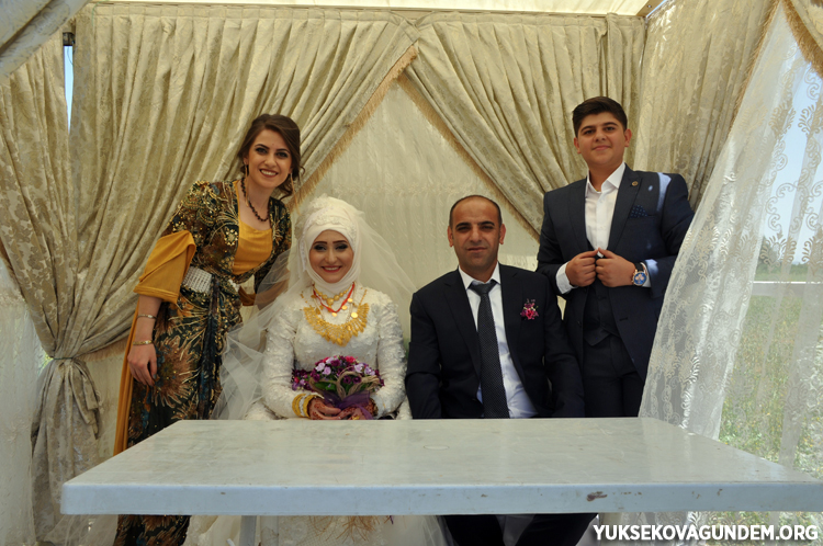 Çiftçi ailesinin mutlu günü 146