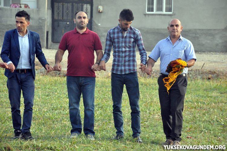 Çiftçi ailesinin mutlu günü 55