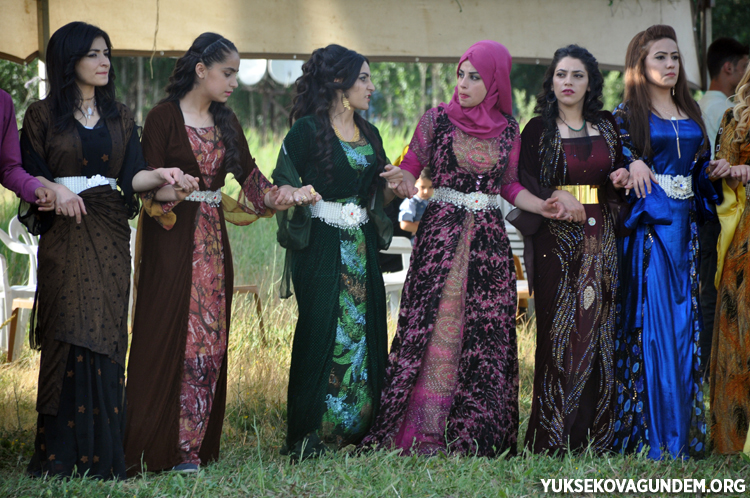 Çiftçi ailesinin mutlu günü 9