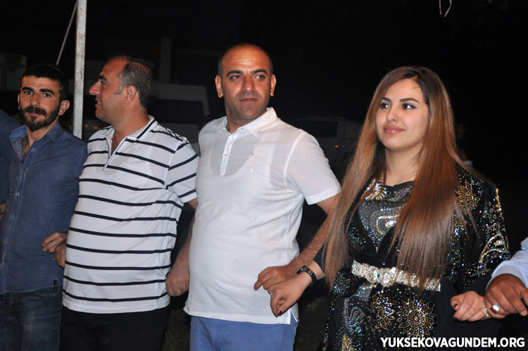 Çiftçi ailesinin mutlu günü 94