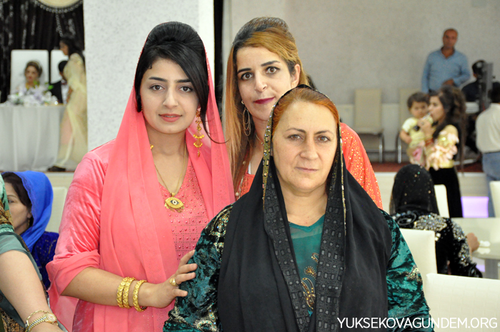 Karael ailesinin mutlu günü 101