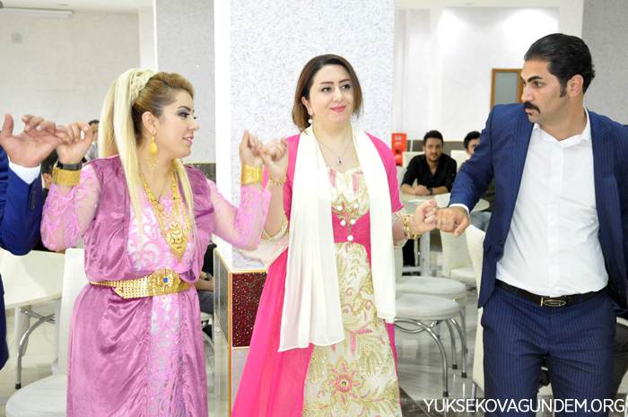 Karael ailesinin mutlu günü 102