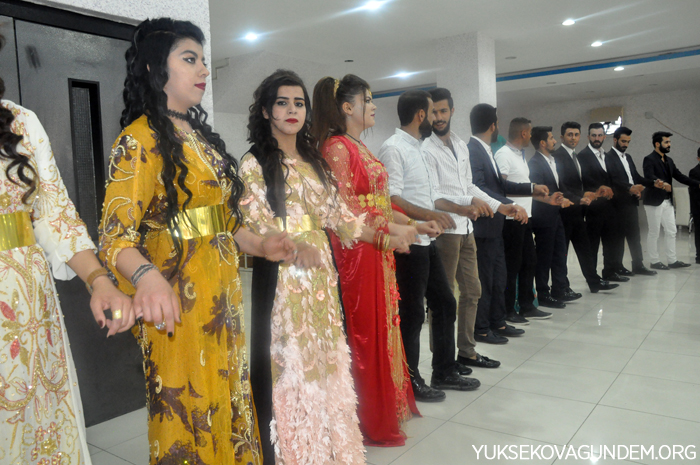 Karael ailesinin mutlu günü 103