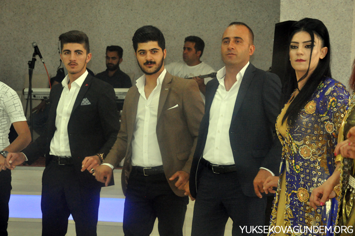 Karael ailesinin mutlu günü 105