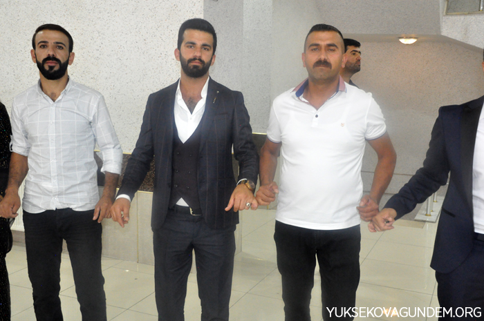 Karael ailesinin mutlu günü 114