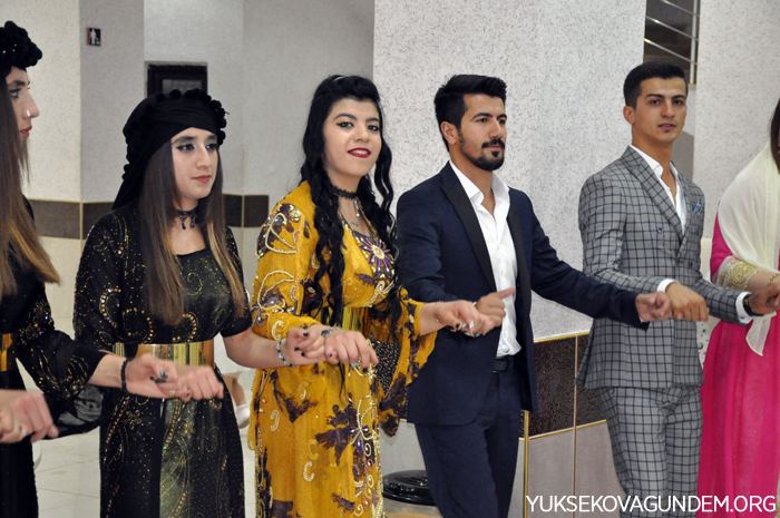 Karael ailesinin mutlu günü 118