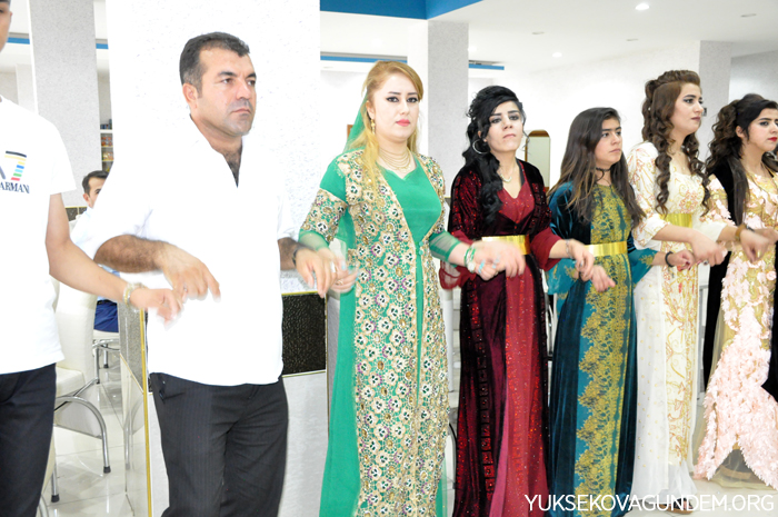 Karael ailesinin mutlu günü 119