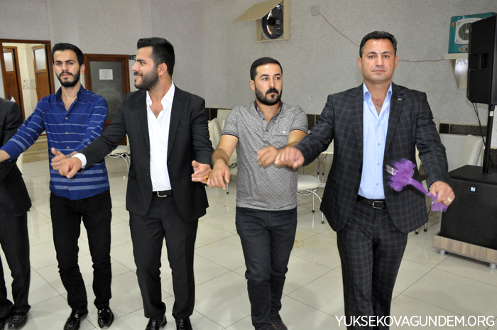 Karael ailesinin mutlu günü 123