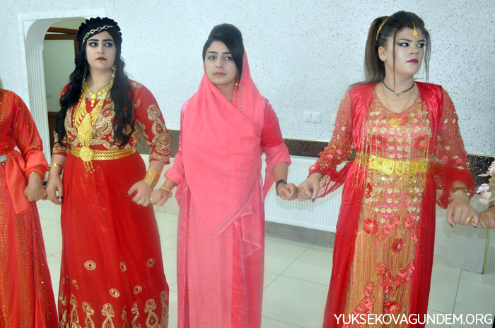 Karael ailesinin mutlu günü 95