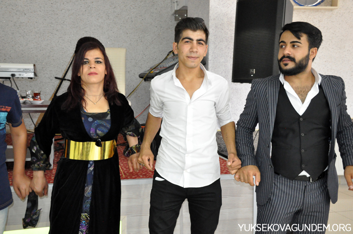 Karael ailesinin mutlu günü 96