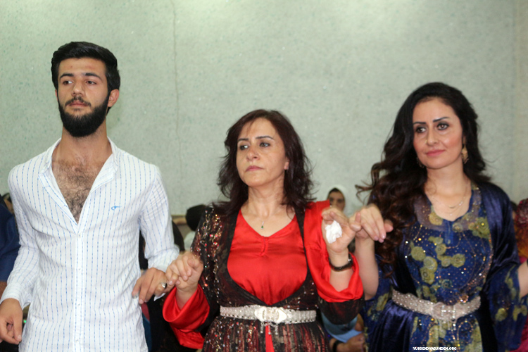 Fırat ailesinin mutlu günü 42