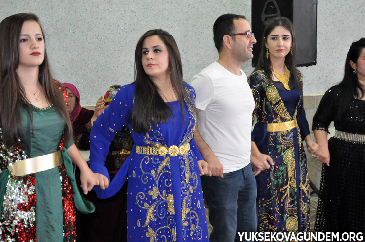 Fırat ailesinin mutlu günü 49