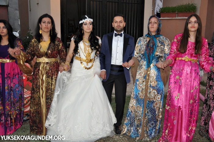 Kandaş ailesinin mutlu günü 102