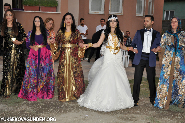 Kandaş ailesinin mutlu günü 103