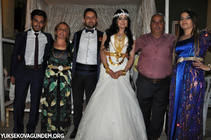 Kandaş ailesinin mutlu günü 124