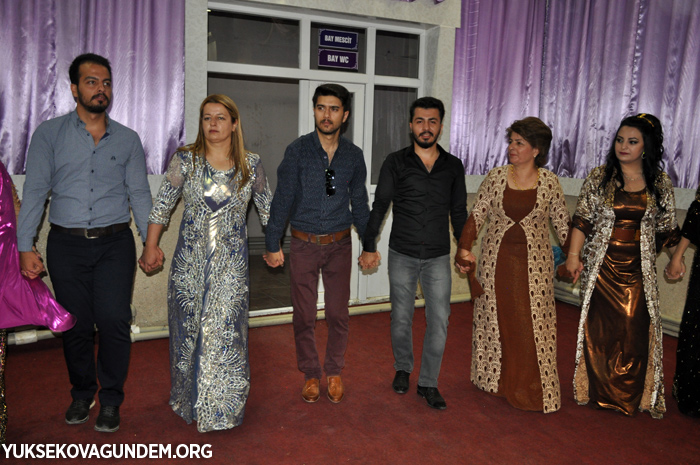 Kandaş ailesinin mutlu günü 26