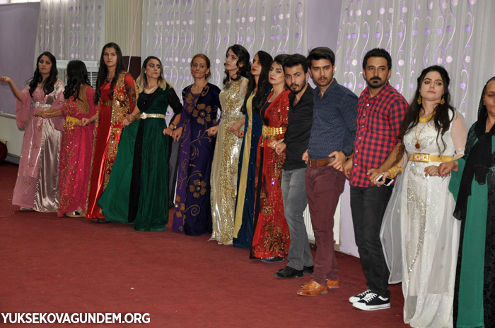 Kandaş ailesinin mutlu günü 36