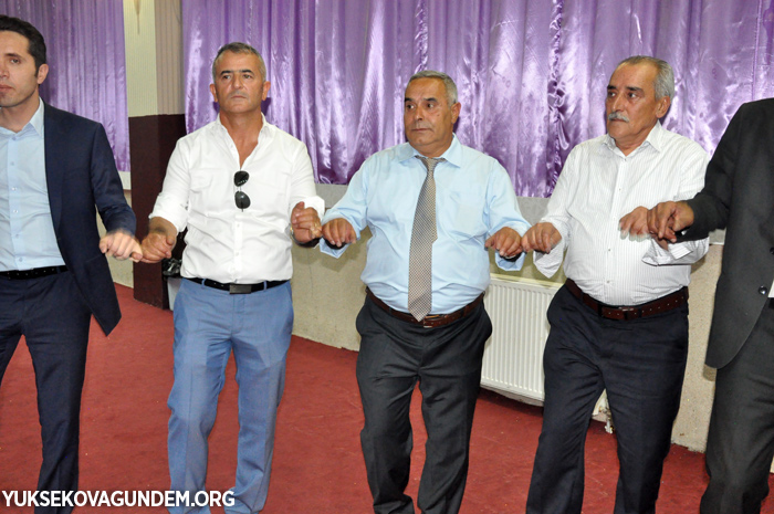 Kandaş ailesinin mutlu günü 47