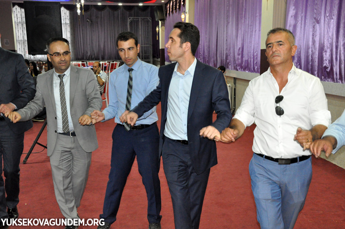 Kandaş ailesinin mutlu günü 48