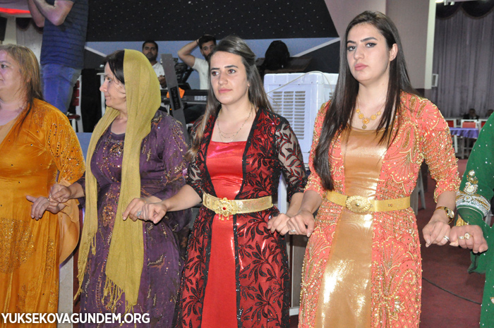 Kandaş ailesinin mutlu günü 50